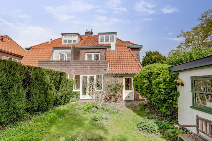 Frans van Mierislaan 22 in Hilversum foto