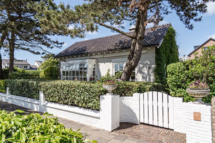 Frans Zwaanstraat 74 in Zandvoort foto