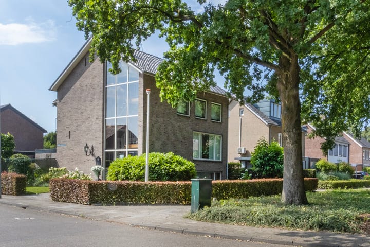 Frederik Hendrikstraat 2 in Weert foto