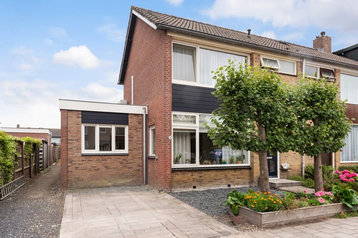 Fresiastraat 1 in Noorden foto