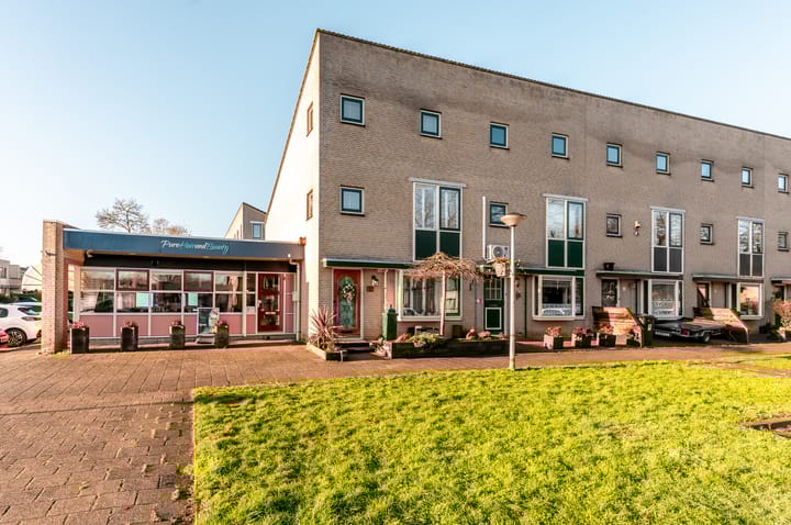 Fugaplantsoen 7 in Almere foto