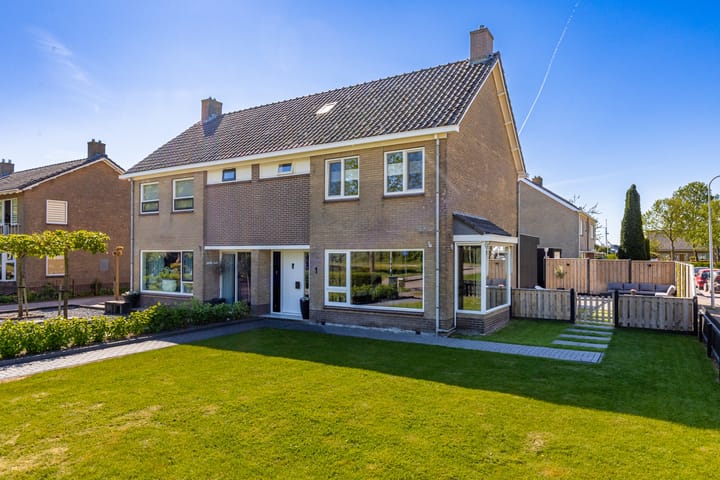 G D Swanenburg de Veijestraat 1 in Franeker foto