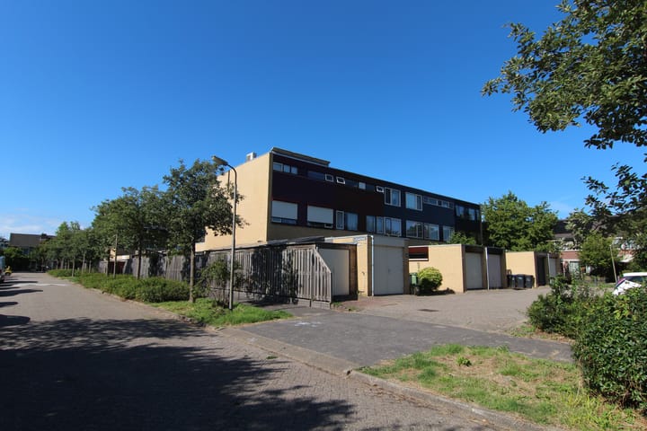 G. Leegwaterhof 13 in Purmerend foto