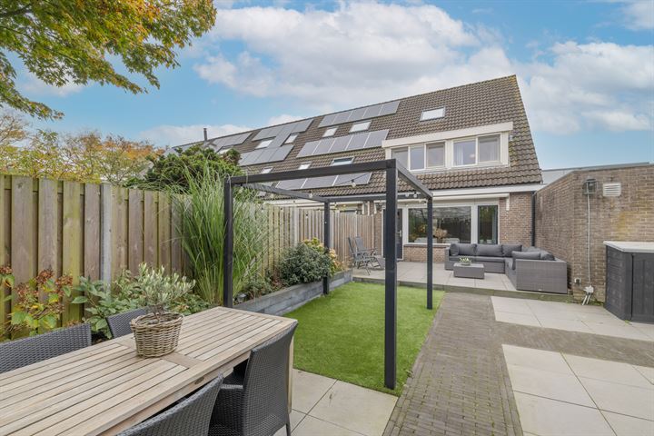 Gaast 11 in Huizen foto