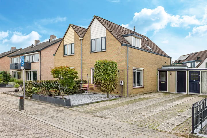 Gandhistraat 18 in Zetten foto