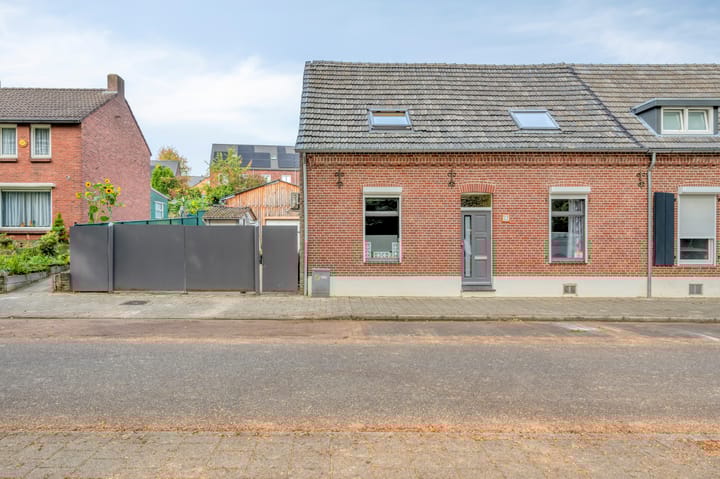 Gebroek 32 in Roermond foto