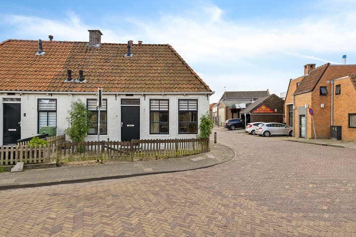 Gedempte Haven 18 in Grou foto