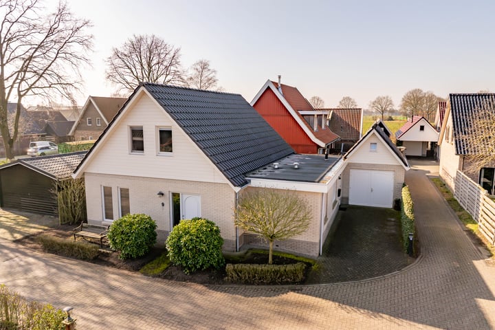 Gemeenteweg 381-9 in Staphorst foto
