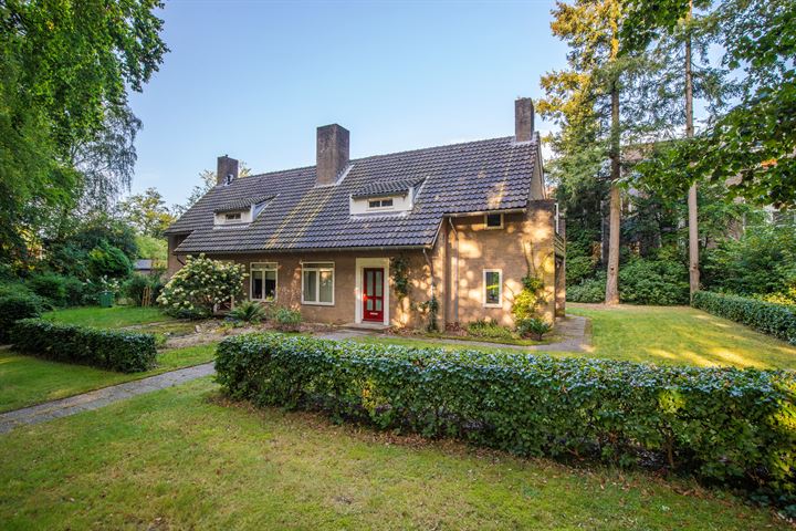 Generaal Urquhartlaan 12 in Oosterbeek foto