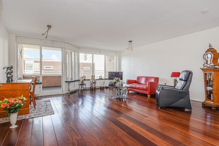 Gevers Deynootplein 201 in 's-Gravenhage foto