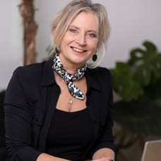 Foto van Gonda (H.R.J.) van Raaij