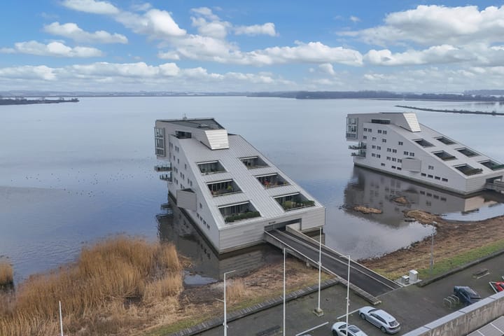 Gooimeerpromenade 115 in Huizen foto