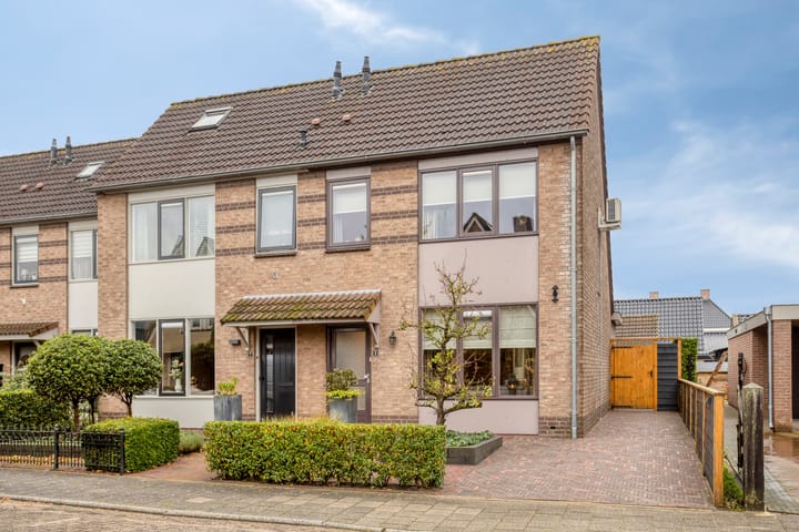 Goudenregenstraat 9 in Opheusden foto