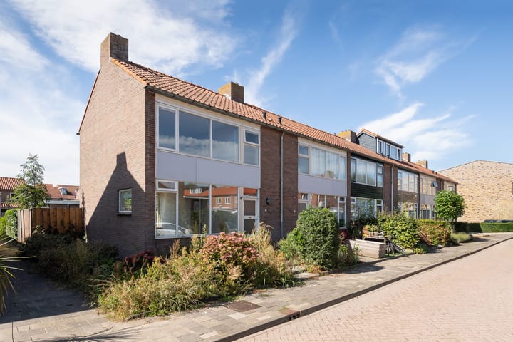 Graaf Hendrik van Nassaustraat 12 in Ouderkerk aan den IJssel foto