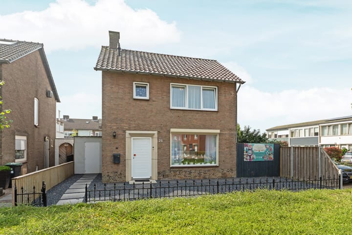 Graaf Reinaldstraat 25 in Lobith foto