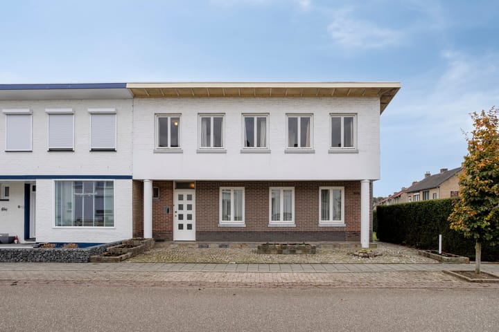 Graaf van Bronkhorststr 11 in Gronsveld foto