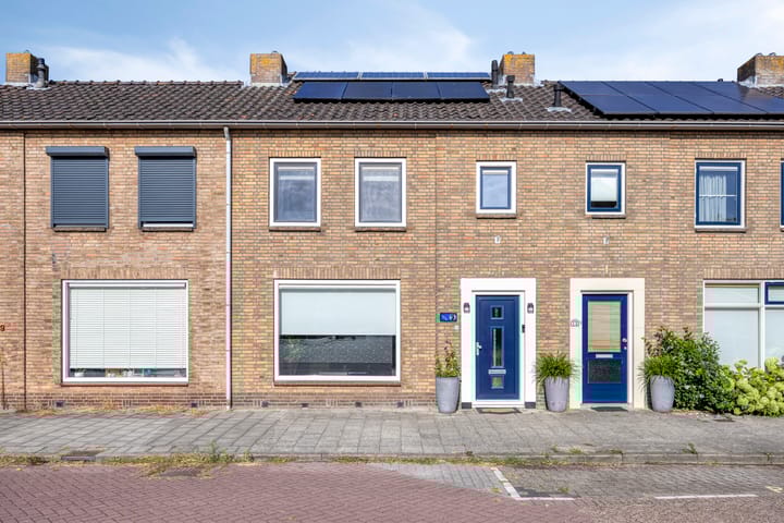 Graaf van Egmondstraat 11 in Oud-Beijerland foto