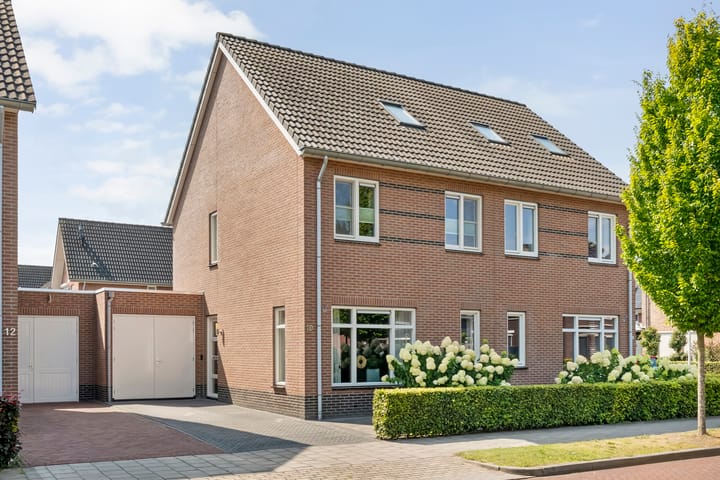 Graanhof 10 in Staphorst foto