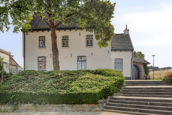 Grachtstraat 9 in Brunssum foto