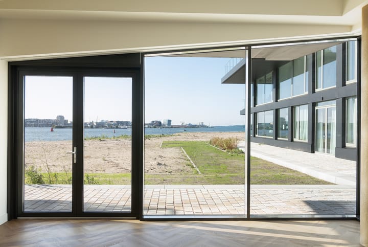 Grasweg 215 in Amsterdam foto