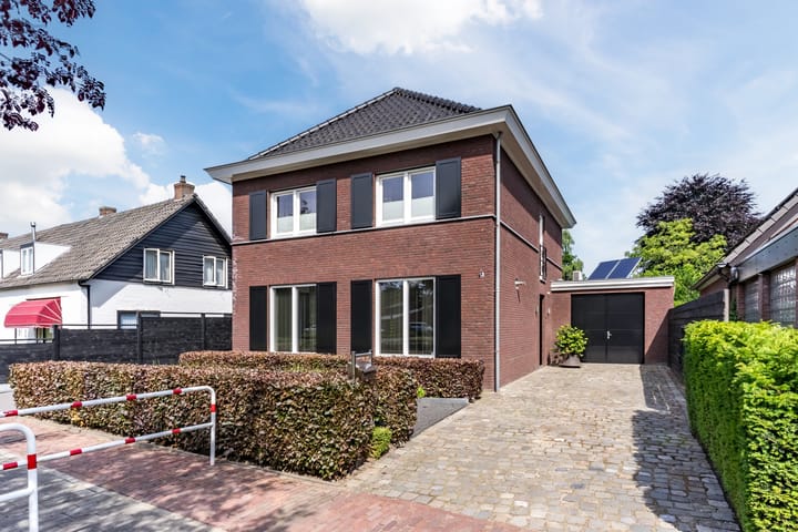 Grensweg 18b in Budel foto