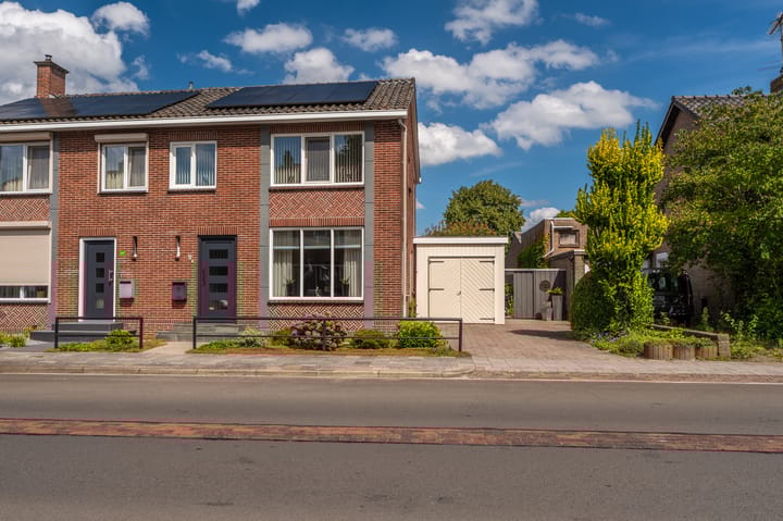 Grintweg 101 in Winschoten foto