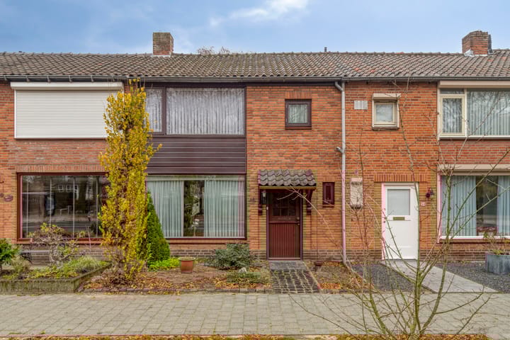 Groenewoudlaan 48 in Waalwijk foto