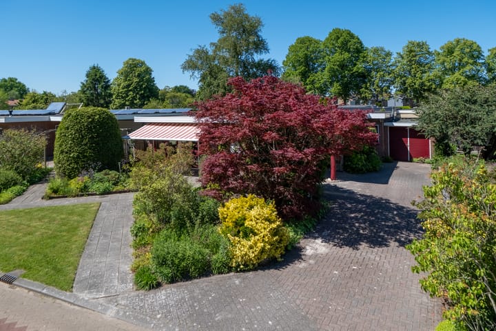 Groevelaan 3 in Leek foto