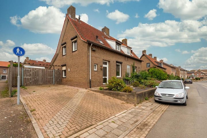 Grootgenhouterstraat 94 in Beek foto