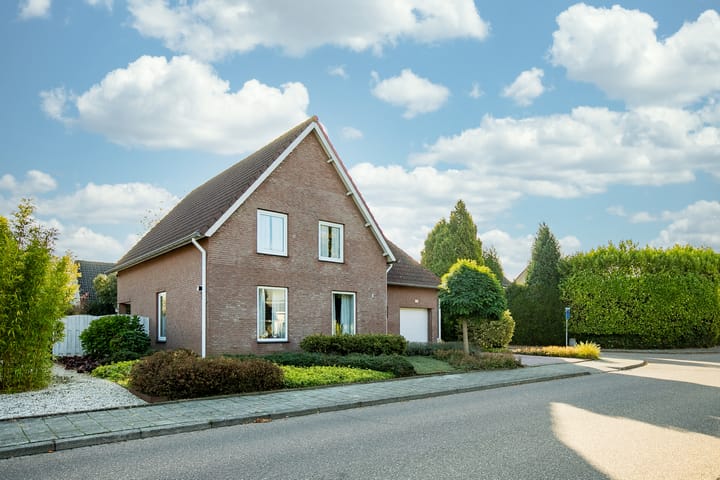 Haagsittarderweg 27 in Sittard foto