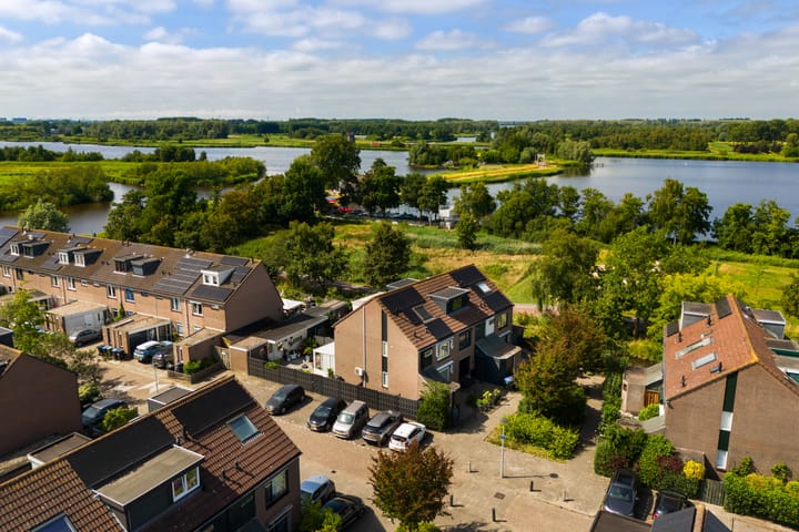 Harpoenier 74 in Landsmeer foto