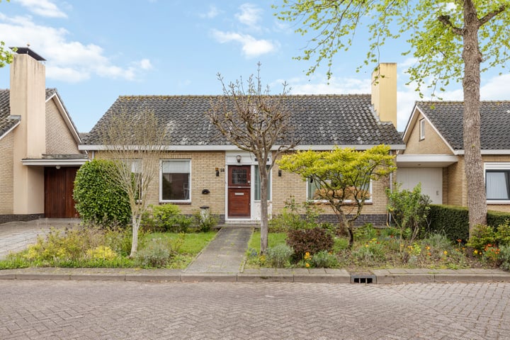 Hazelaarstraat 18 in Puttershoek