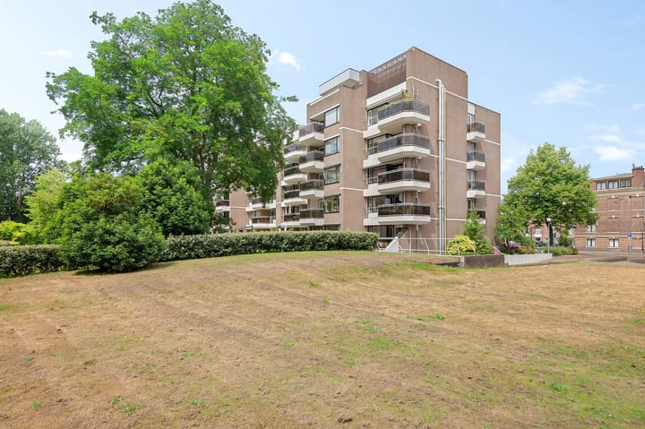 Hazepaterslaan 256 in Haarlem foto