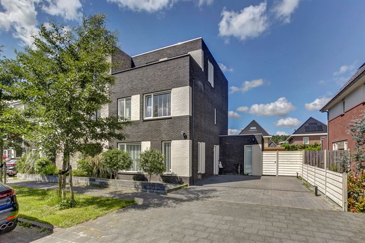 Hebatstraat 13 in Almere foto