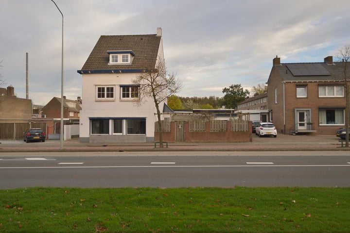 Heerenweg 56 in Heerlen foto