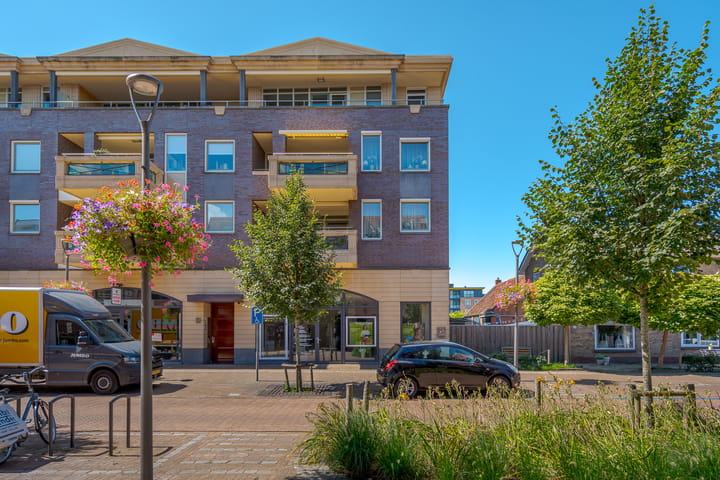 Heerestraat 158 in Roden foto