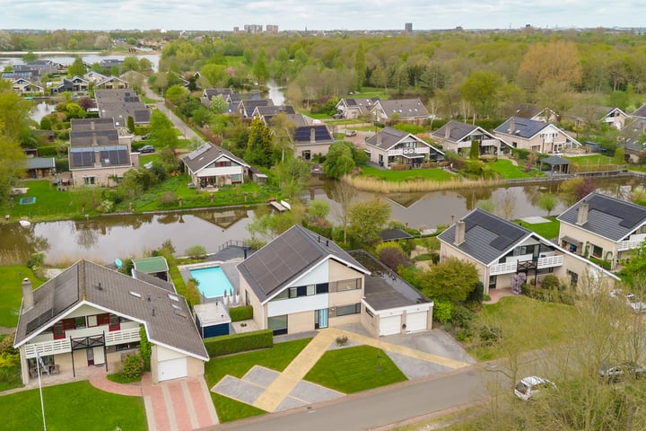 Heidemeer 32 in Heerenveen