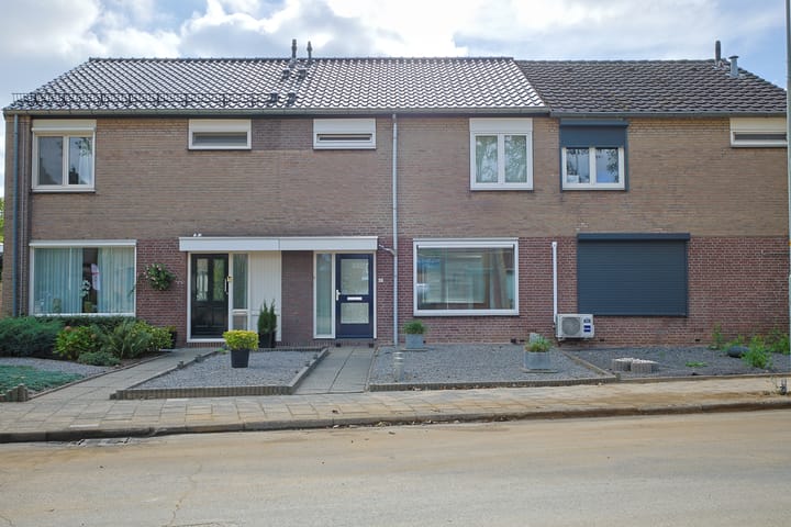 Heidestraat 42 in Geleen foto