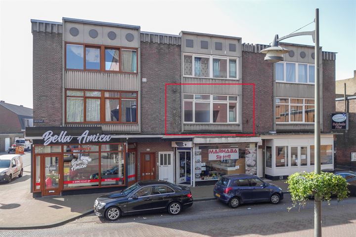 Heistraat 99A in Helmond foto