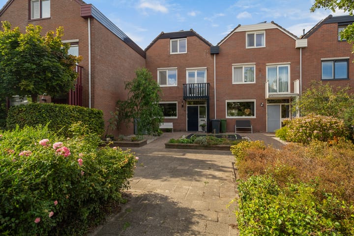 Heliotroop 98 in 's-Gravenzande