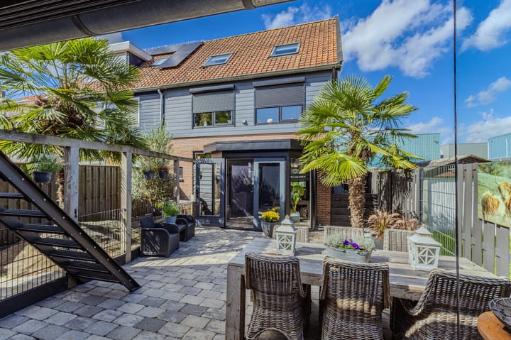 Helling 12 in Hardinxveld-Giessendam foto