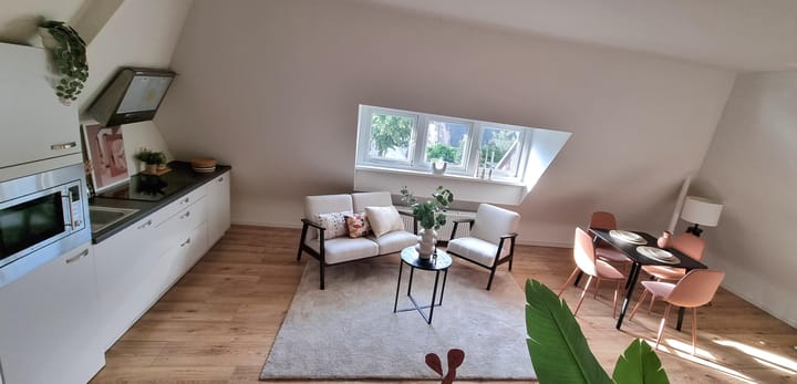 Hellingstraat 1d in Huizen foto