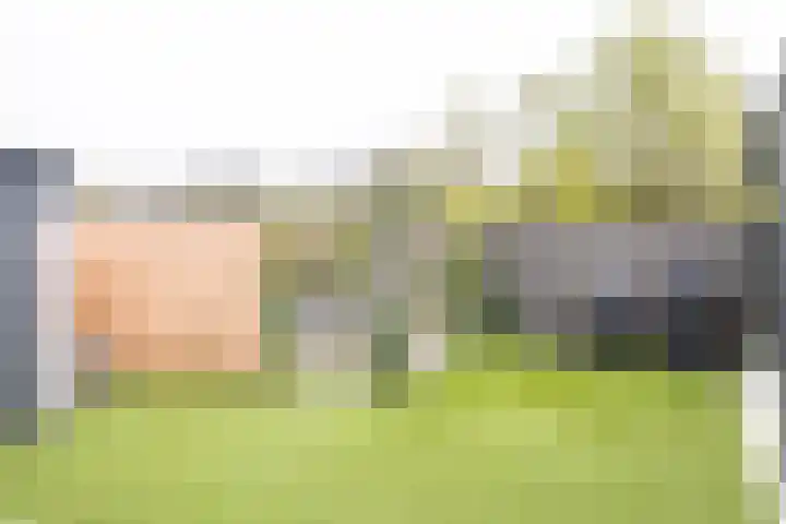 Helmbloem 7 Elsloo thumbnail 25