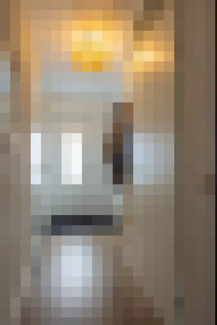 Helmbloem 7 Elsloo thumbnail 7