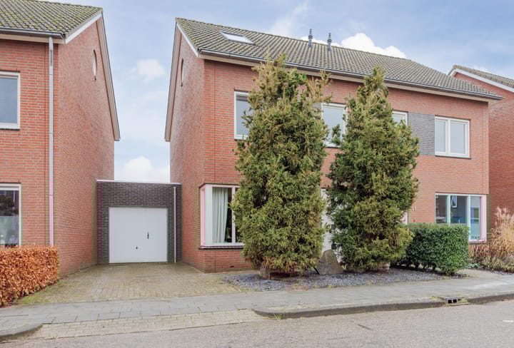 Helmissenstraat 9 in Broekhuizen foto