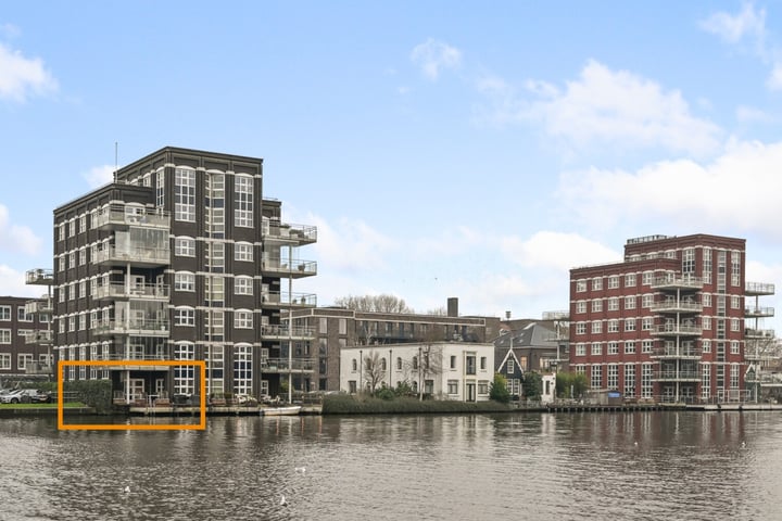 Hendrick Rietschoofplein 10 in Zaandam foto