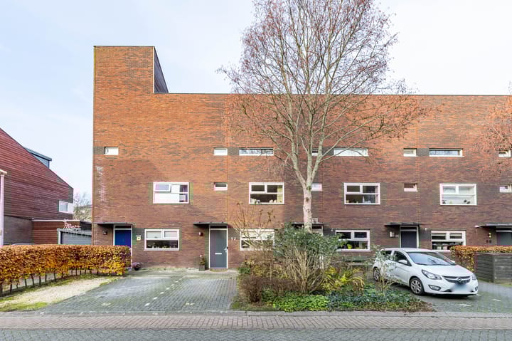 Henk Plenterlaan 52 in Groningen foto