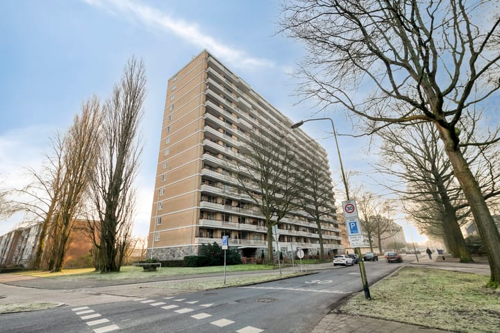 Henri Dunantlaan 3 in Apeldoorn foto