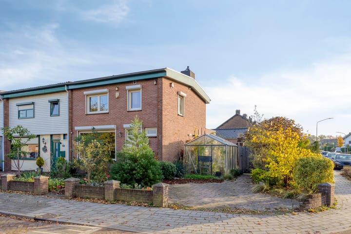 Herdenkingsstraat 2 in Weurt foto