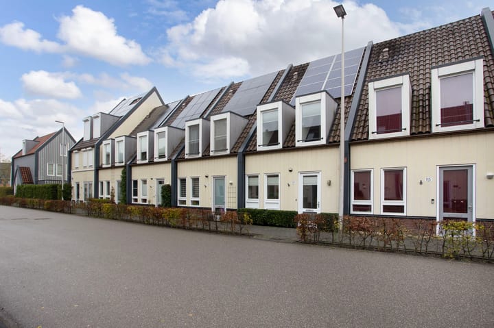 Hermelijnvlinderdijk 117 in Utrecht foto